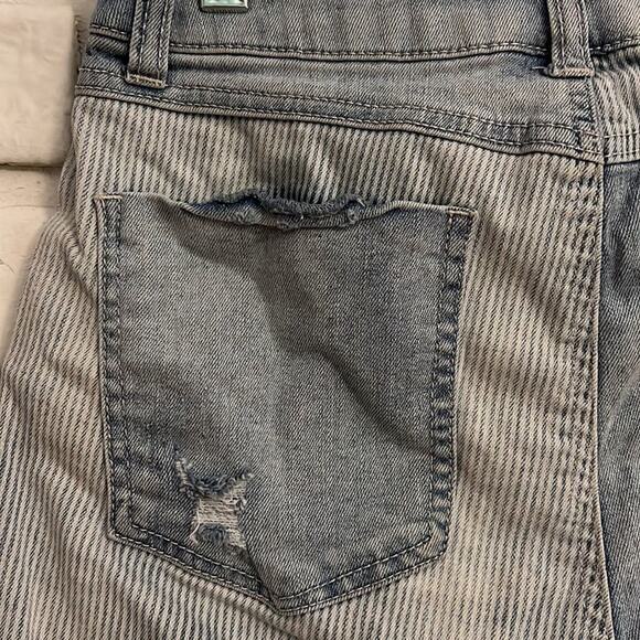 Rewash distressed vertical stripe denim shorts size 7/28 - Picture 8 of 10